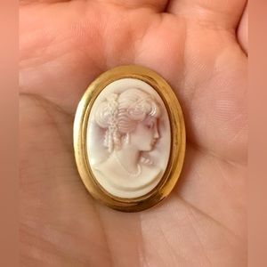 Vintage Cameo Gold Tone White With Blush Accents 1.25” Brooch